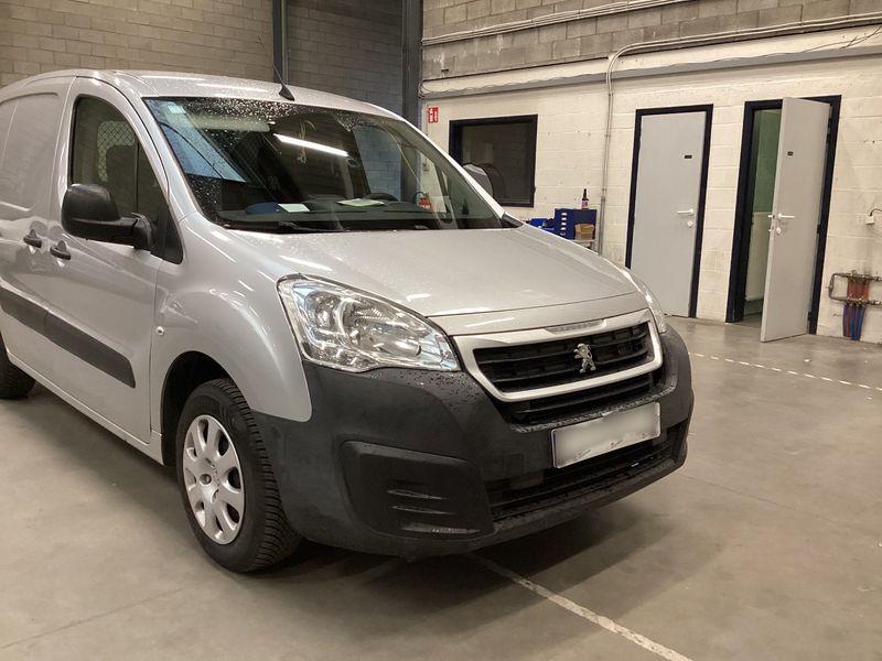 Peugeot Partner 1.6 HDi L1 Pack Clim NAV 2015 – снимка 12