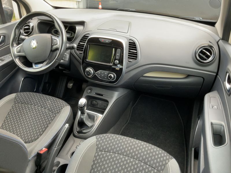 Renault Captur 0.9 Energy Intens 2019 – снимка 17