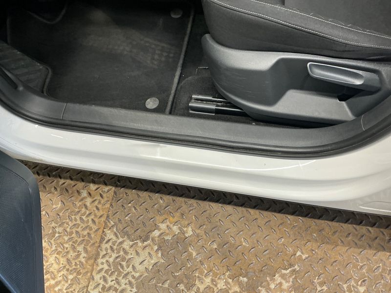 Skoda Karoq 1.6 TDI Ambition 2019 – снимка 30
