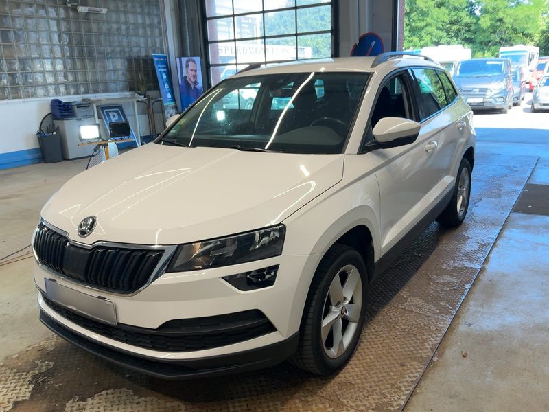 Skoda Karoq 1.6 TDI Ambition 2019 – снимка 1