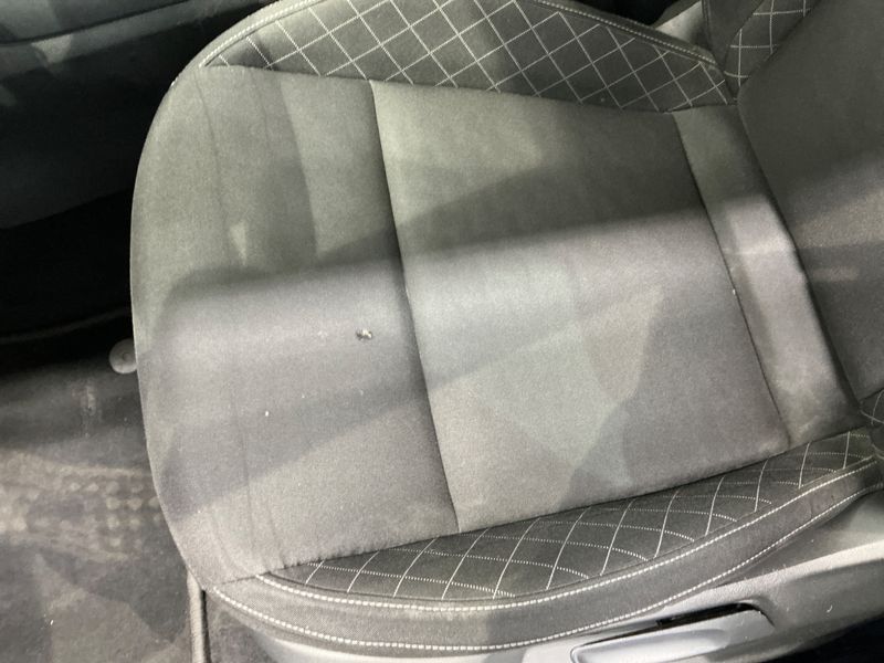 Skoda Karoq 1.6 TDI Ambition 2019 – снимка 33
