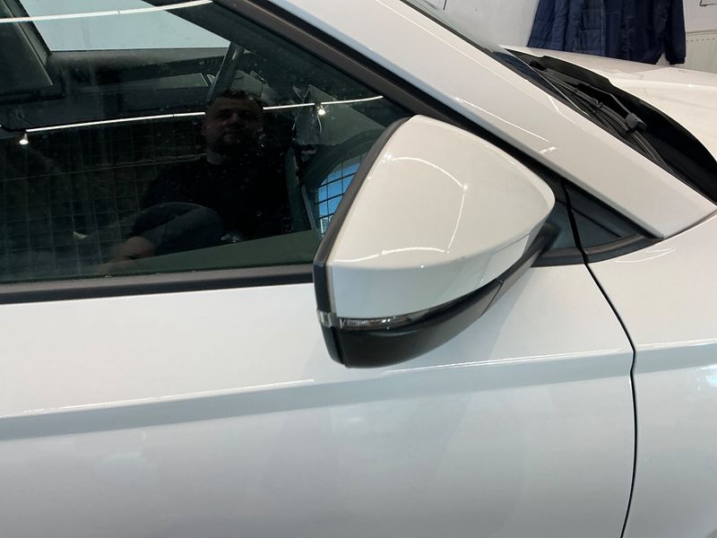 Skoda Karoq 1.6 TDI Ambition 2019 – снимка 24