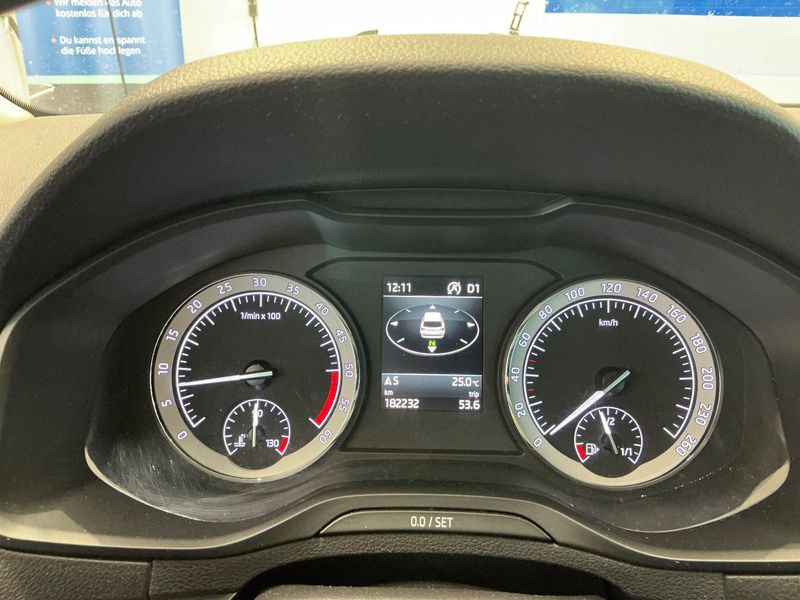 Skoda Karoq 1.6 TDI Ambition 2019 – снимка 18