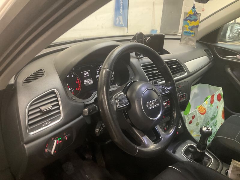 Audi Q3 2.0 TDI Ambiente 2012 – снимка 27