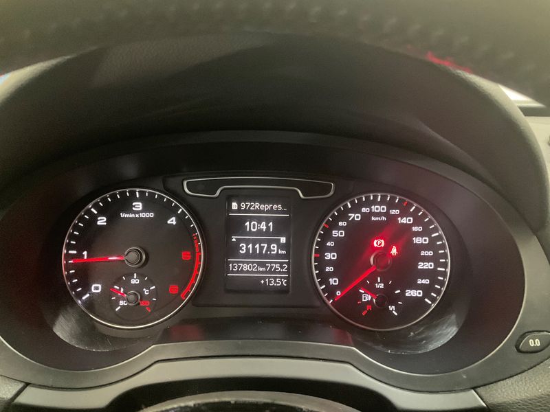 Audi Q3 2.0 TDI Ambiente 2012 – снимка 18