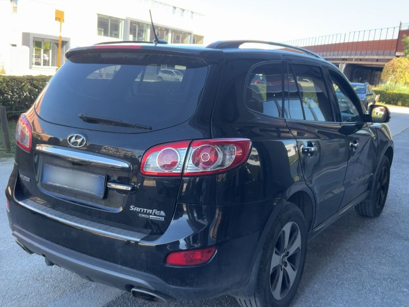 Hyundai Santa Fe 2.2 CRDi Premium 2011 – снимка на щета