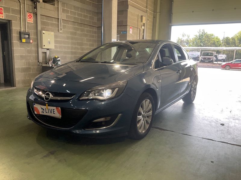 Opel Astra 1.7 CDTI Excellence 2013 – снимка 1