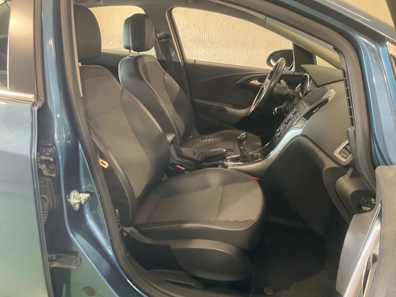 Opel Astra 1.7 CDTI Excellence 2013 – снимка 3