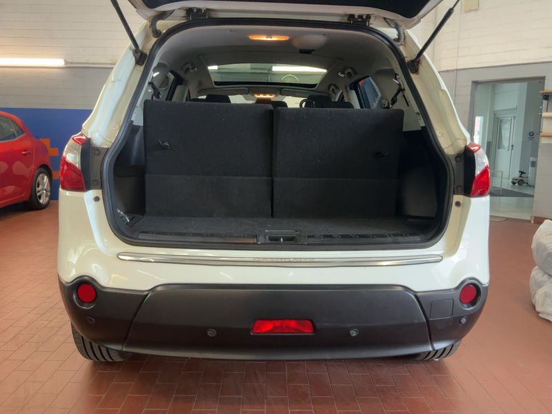 Nissan Qashqai+2 2.0 Acenta 4x4 2010 – снимка 16