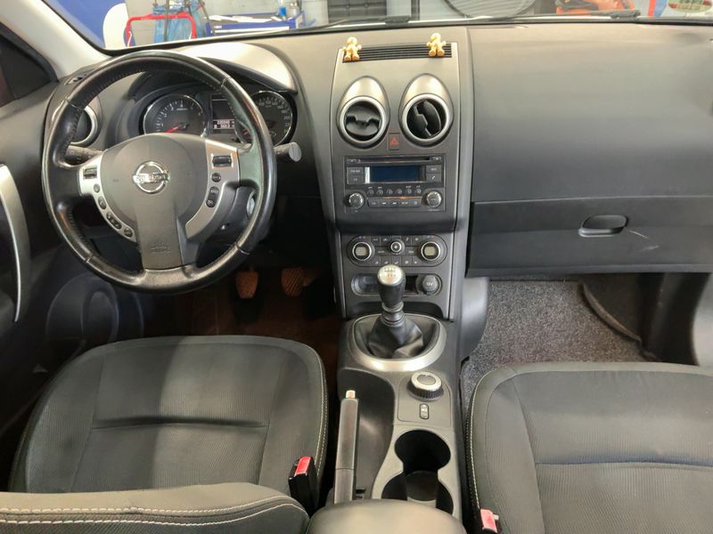 Nissan Qashqai+2 2.0 Acenta 4x4 2010 – снимка 18