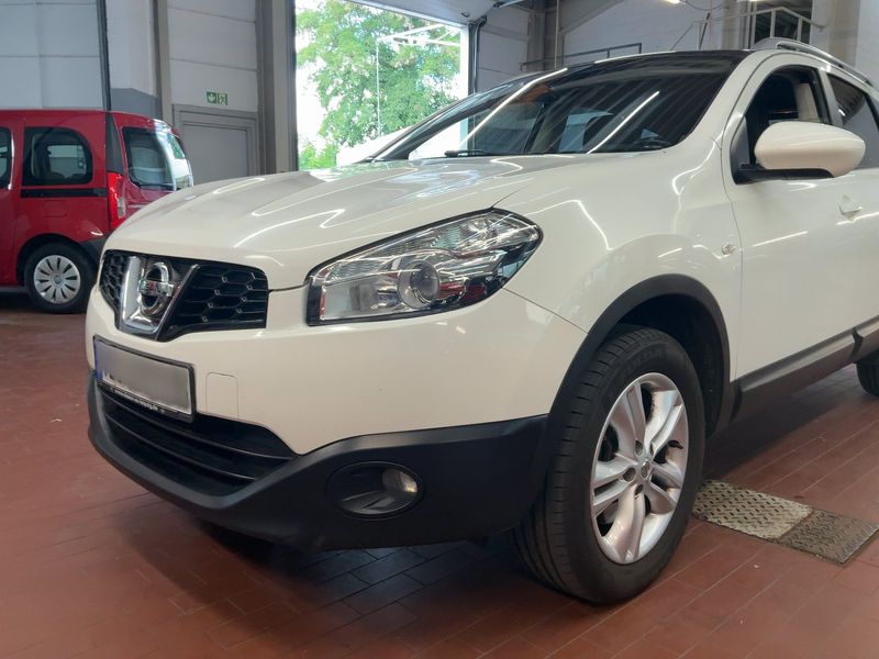 Nissan Qashqai+2 2.0 Acenta 4x4 2010 – снимка 2