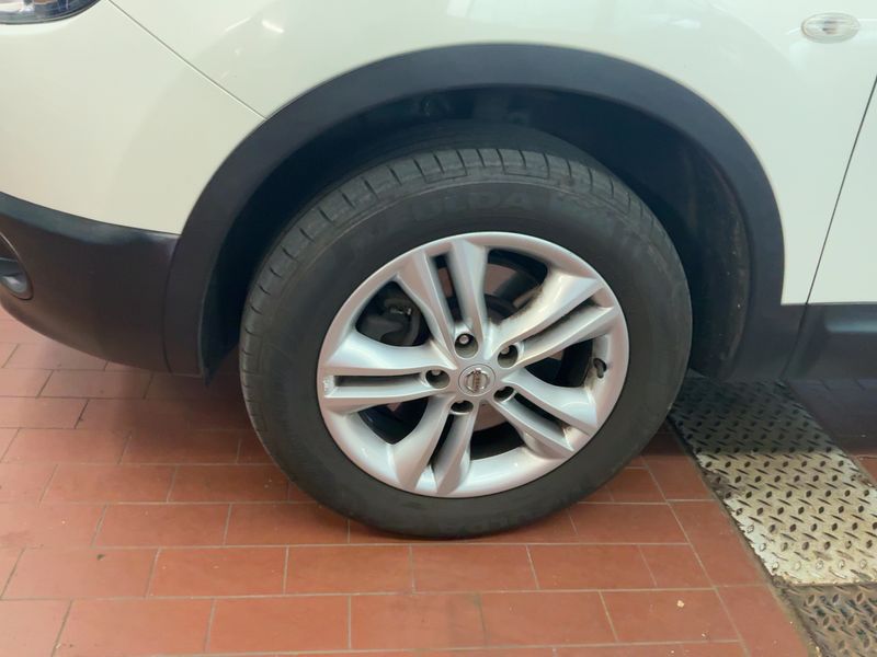 Nissan Qashqai+2 2.0 Acenta 4x4 2010 – снимка 3