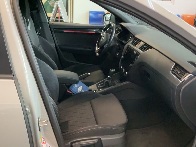 Skoda Octavia 2.0 TDI RS 2018 – снимка 17