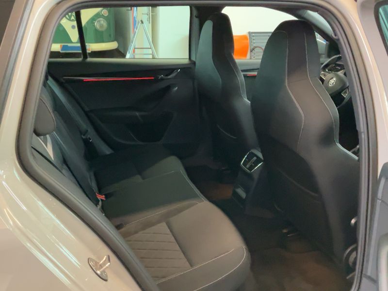 Skoda Octavia 2.0 TDI RS 2018 – снимка 20