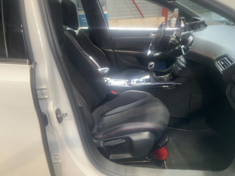 Peugeot 308 1.6 Blue-HDi GT Line 2017 – снимка 16
