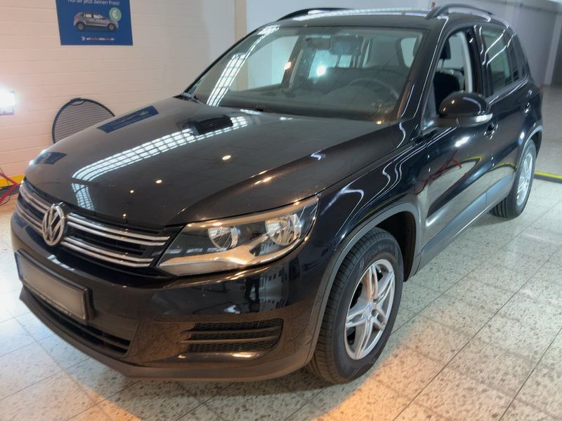 Volkswagen Tiguan 2.0 TDI Cross BlueMotion Tech 2015 – снимка 1