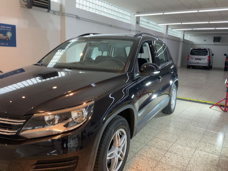 Volkswagen Tiguan 2.0 TDI Cross BlueMotion Tech 2015 – снимка 2
