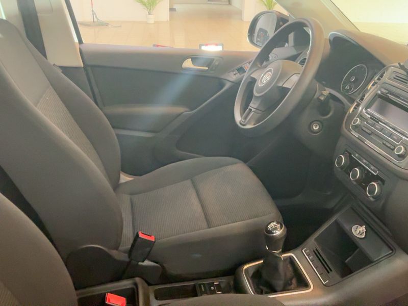 Volkswagen Tiguan 2.0 TDI Cross BlueMotion Tech 2015 – снимка 17