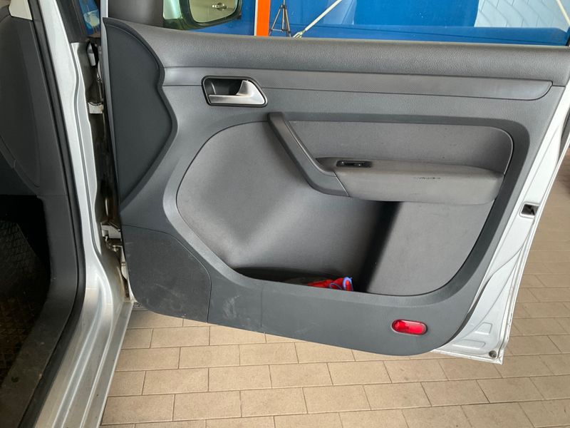 Volkswagen Caddy 1.6 TDI 2015 – снимка 43