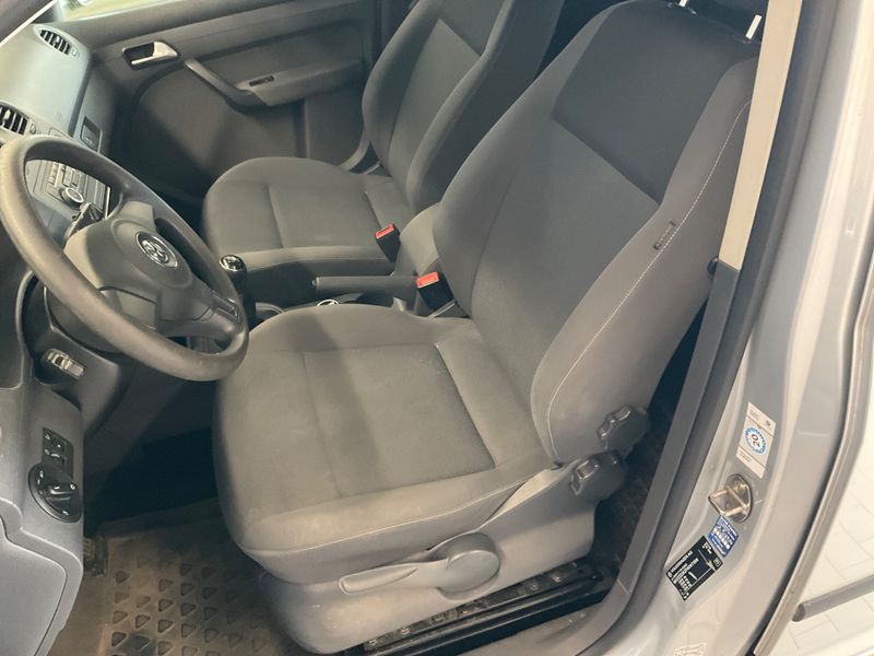 Volkswagen Caddy 1.6 TDI 2015 – снимка 40