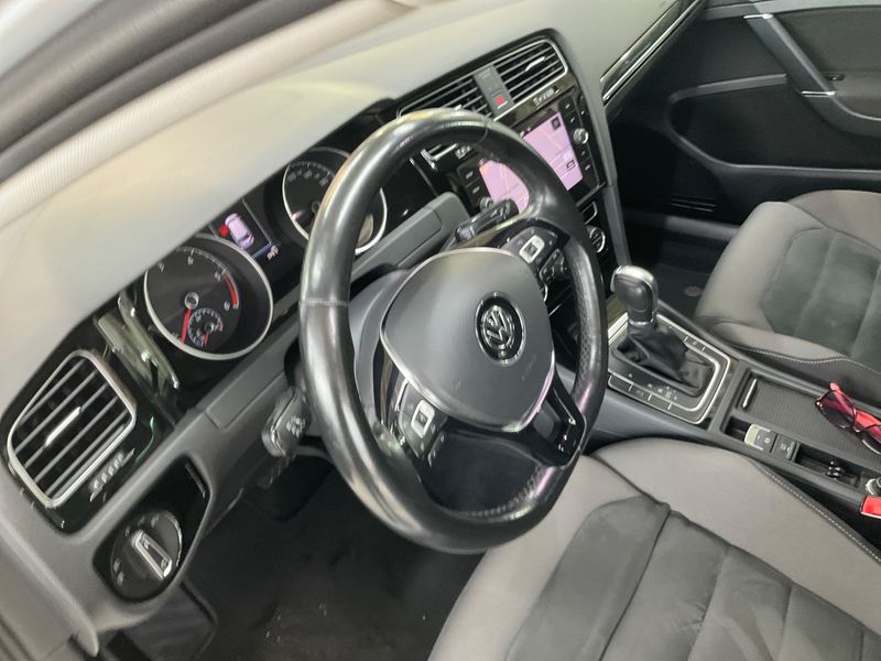 Volkswagen Golf VII 2.0 TDI Highline BlueMotion Tech 2017 – снимка 24