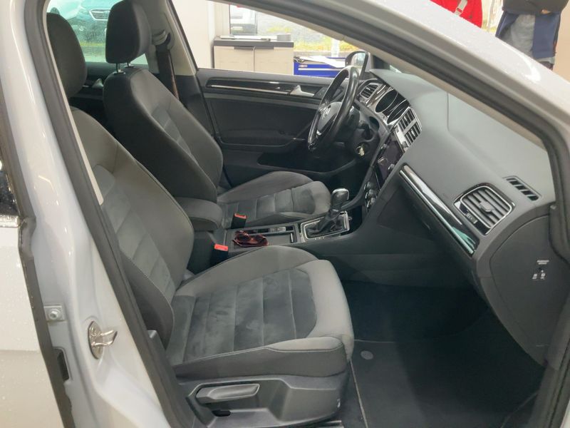 Volkswagen Golf VII 2.0 TDI Highline BlueMotion Tech 2017 – снимка 16