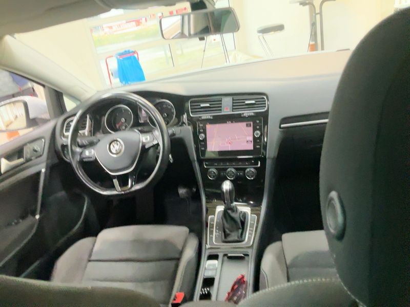 Volkswagen Golf VII 2.0 TDI Highline BlueMotion Tech 2017 – снимка 17
