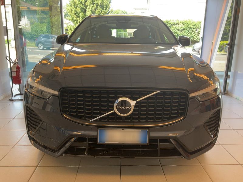 Volvo XC60 2.0 B4 Mild-Hybrid Ultimate Dark AWD 2024 – снимка 14