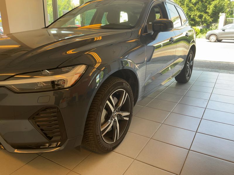 Volvo XC60 2.0 B4 Mild-Hybrid Ultimate Dark AWD 2024 – снимка 2