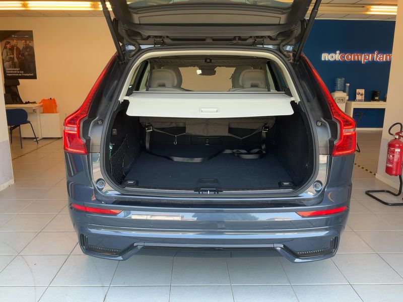 Volvo XC60 2.0 B4 Mild-Hybrid Ultimate Dark AWD 2024 – снимка 15