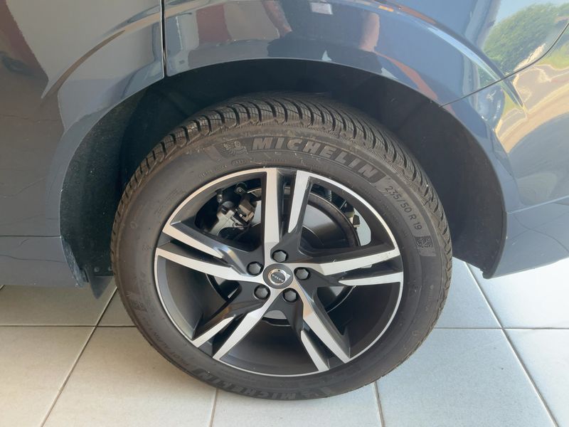 Volvo XC60 2.0 B4 Mild-Hybrid Ultimate Dark AWD 2024 – снимка 5