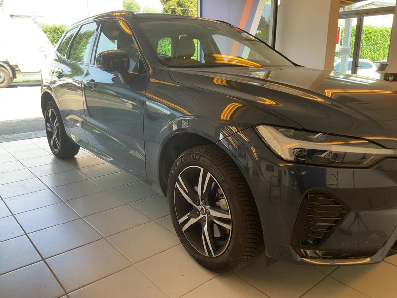 Volvo XC60 2.0 B4 Mild-Hybrid Ultimate Dark AWD 2024 – снимка 12