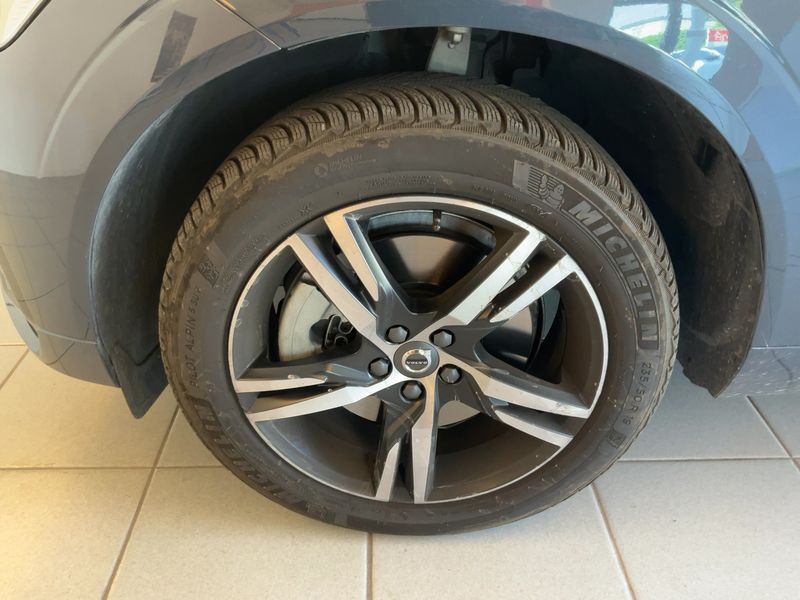 Volvo XC60 2.0 B4 Mild-Hybrid Ultimate Dark AWD 2024 – снимка 3