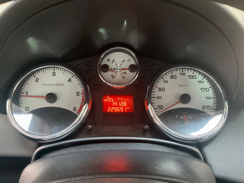 Peugeot 207 1.6 HDi Sport Pack 2007 – снимка 4
