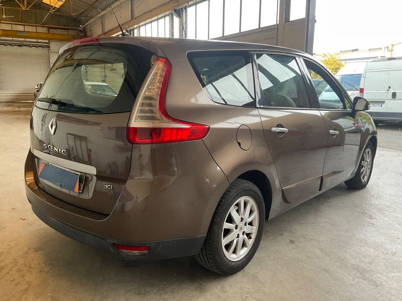 Renault Grand Scenic 1.9 dCi Privilege 2009 – снимка 2
