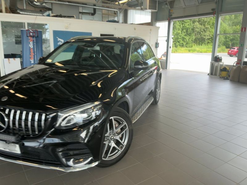 Mercedes-Benz GLC-Klasse GLC 220 4Matic AMG Line 2018 – снимка 2