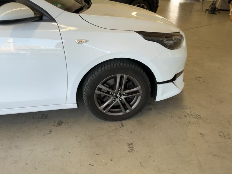 Kia cee'd 1.5 TGDI Spirit 2023 – снимка 11