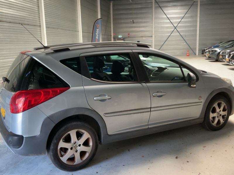 Peugeot 207 1.6 Outdoor 2011 – снимка 8