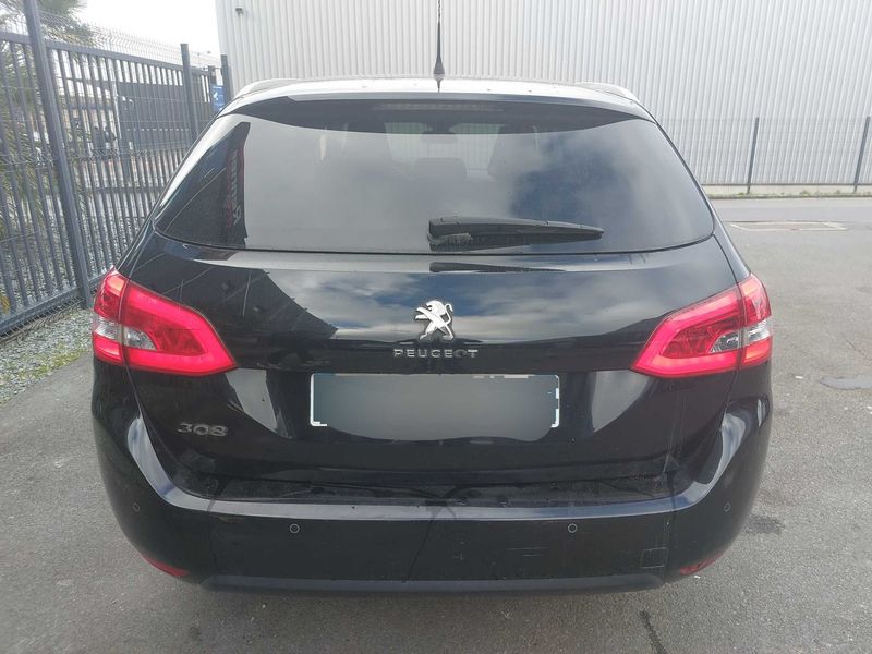 Peugeot 308 1.5 Blue-HDi Allure Business 2021 – снимка 4