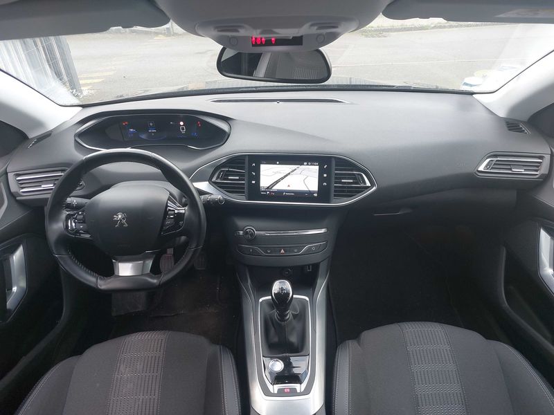 Peugeot 308 1.5 Blue-HDi Allure Business 2021 – снимка 11