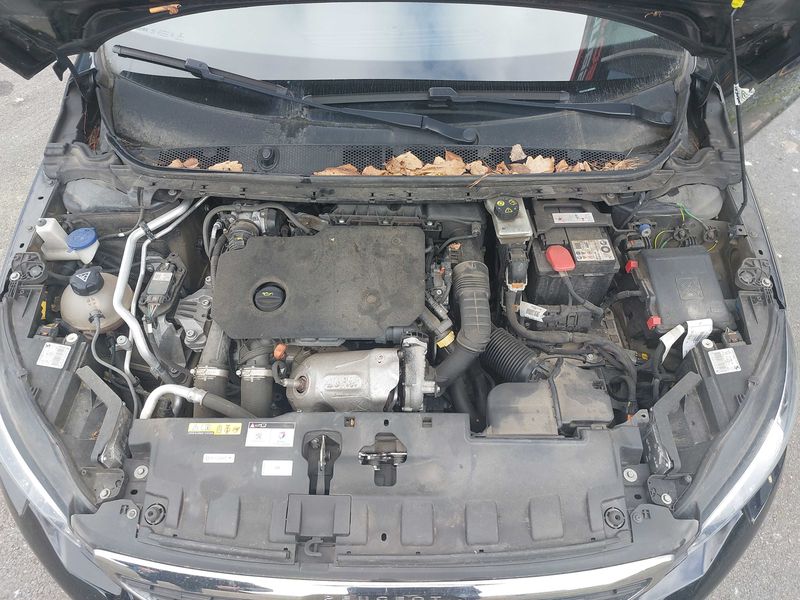Peugeot 308 1.5 Blue-HDi Allure Business 2021 – снимка 8