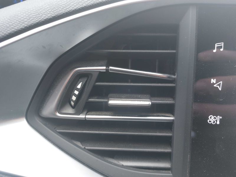Peugeot 308 1.5 Blue-HDi Allure Business 2021 – снимка 33