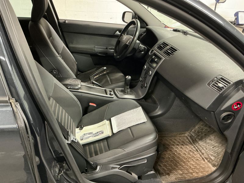 Volvo V50 2.0 D Kinetic 2008 – снимка 3