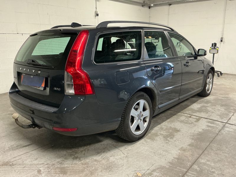 Volvo V50 2.0 D Kinetic 2008 – снимка 2