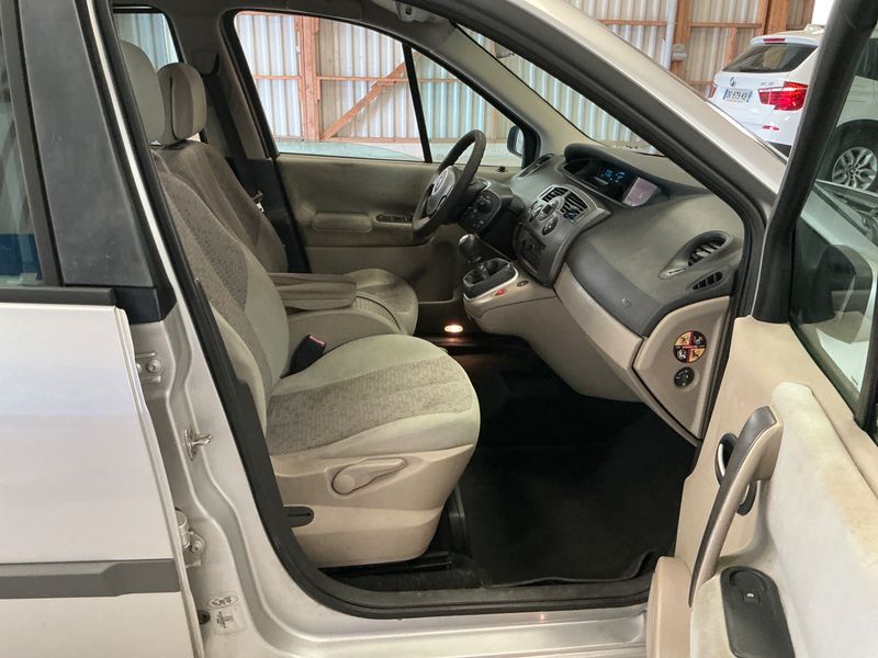 Renault Scenic 1.5 dCi Carminat 2008 – снимка 3