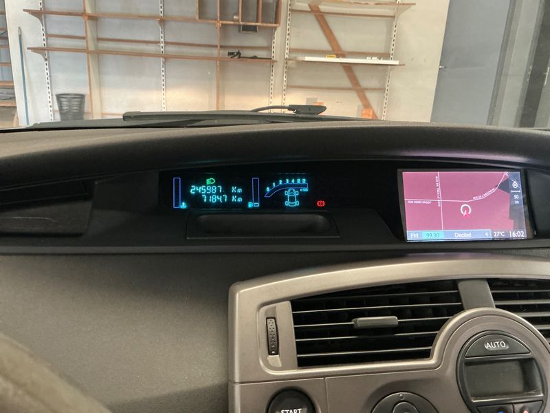 Renault Scenic 1.5 dCi Carminat 2008 – снимка 4