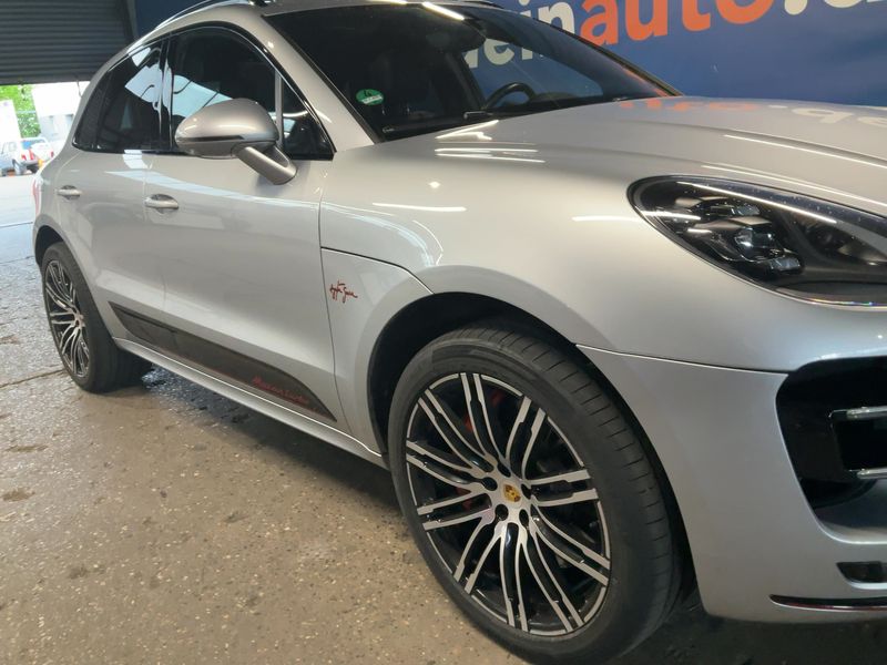 Porsche Macan Turbo Performance Paket 2018 – снимка 12