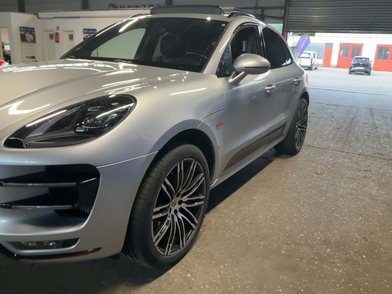 Porsche Macan Turbo Performance Paket 2018 – снимка 2