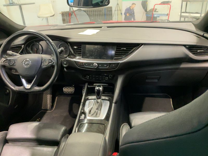 Opel Insignia Sports Tourer 2.0 CDTI GSi 4x4 2018 – снимка 18