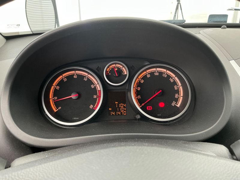 Opel Corsa 1.4 Navi 2012 – снимка 4